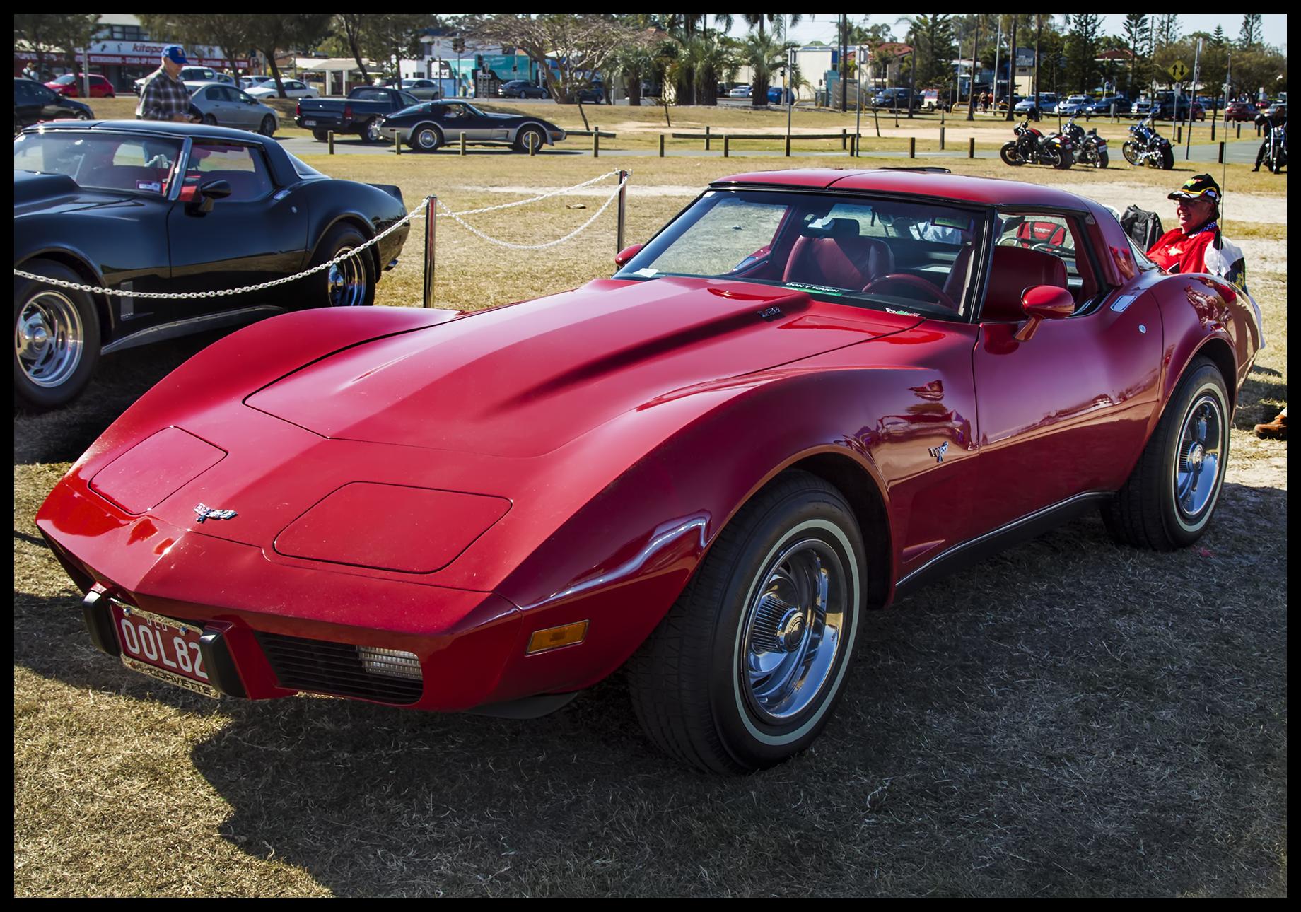 Chevrolet Corvette c3 оливковая