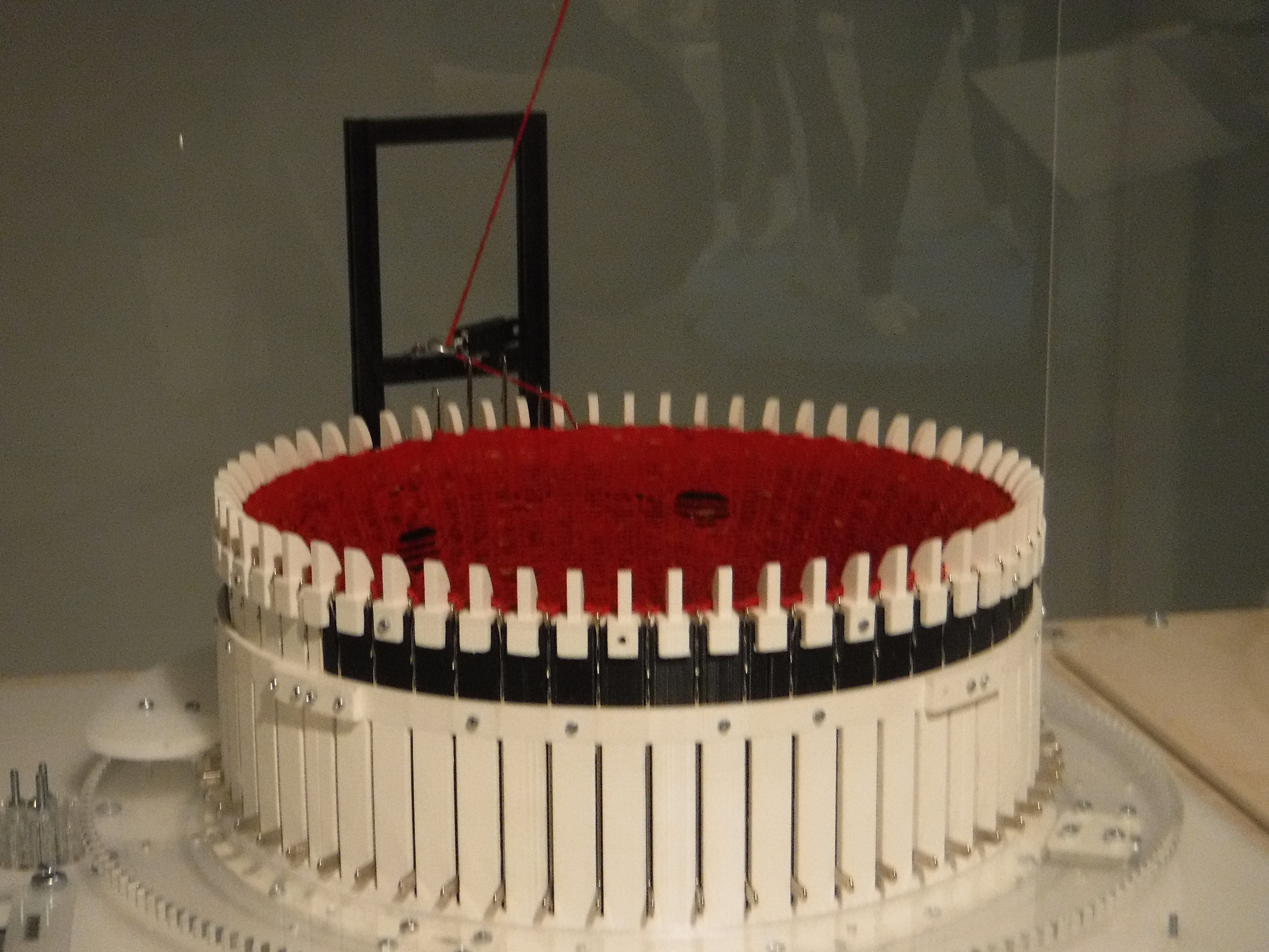 File:Circular knitting machine.jpg - Wikimedia Commons