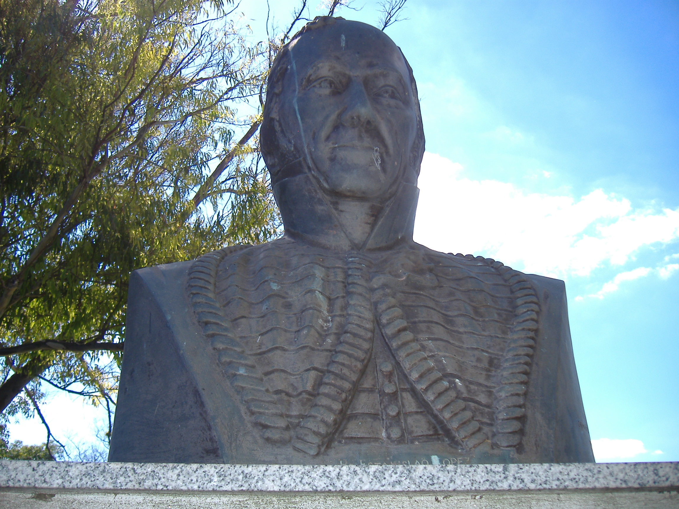 A bust of Estanislao López in [[Rosario