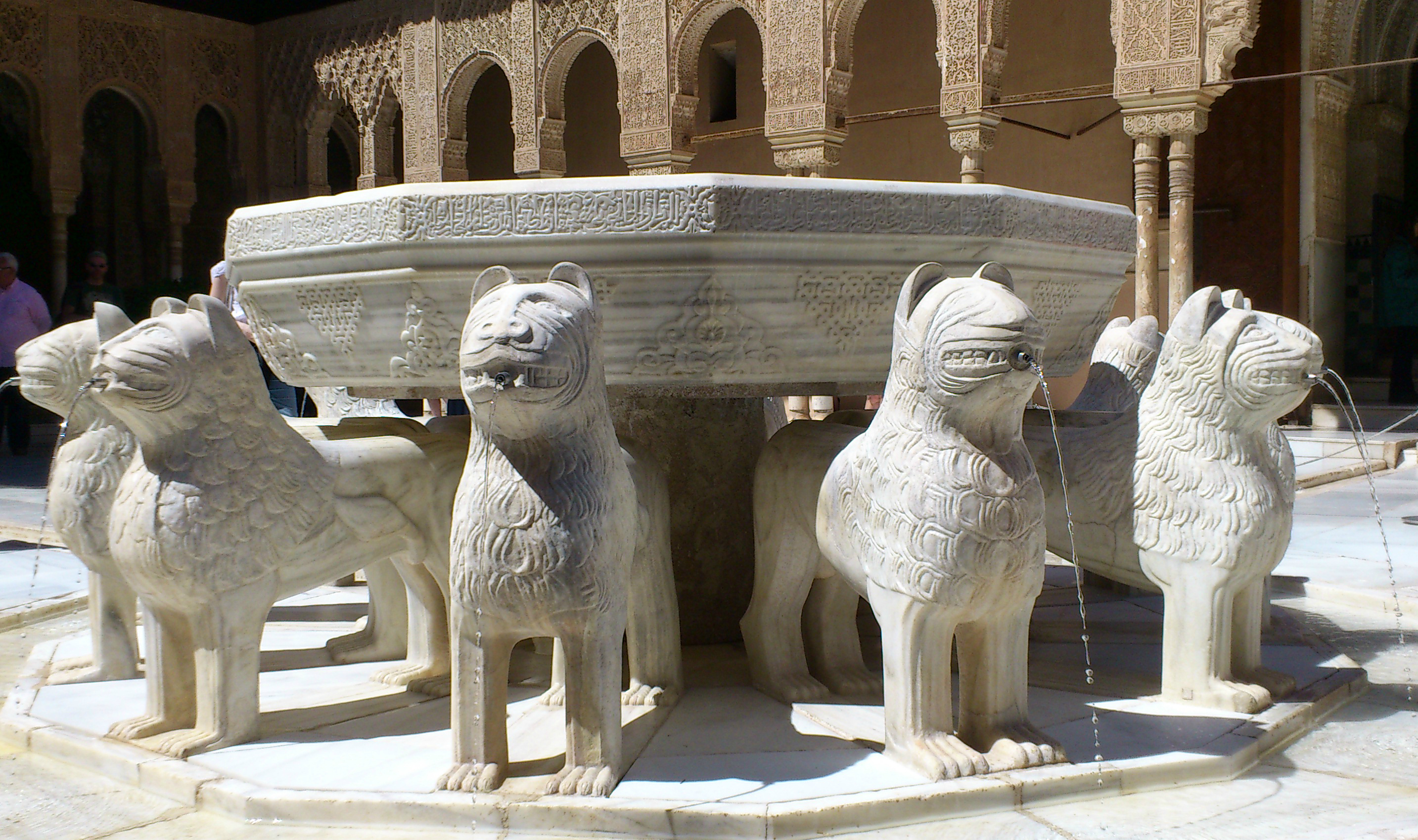 File:Fuente de los Leones  - Wikimedia Commons