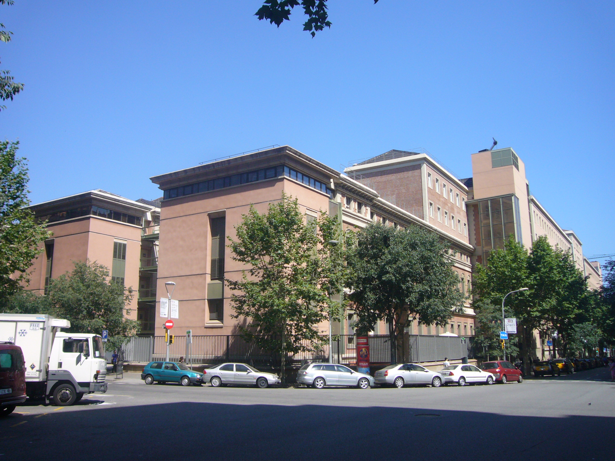 dolor Monet Fiesta Archivo:Hospital Clínic de Barcelona 02.JPG - Wikipedia, la enciclopedia  libre