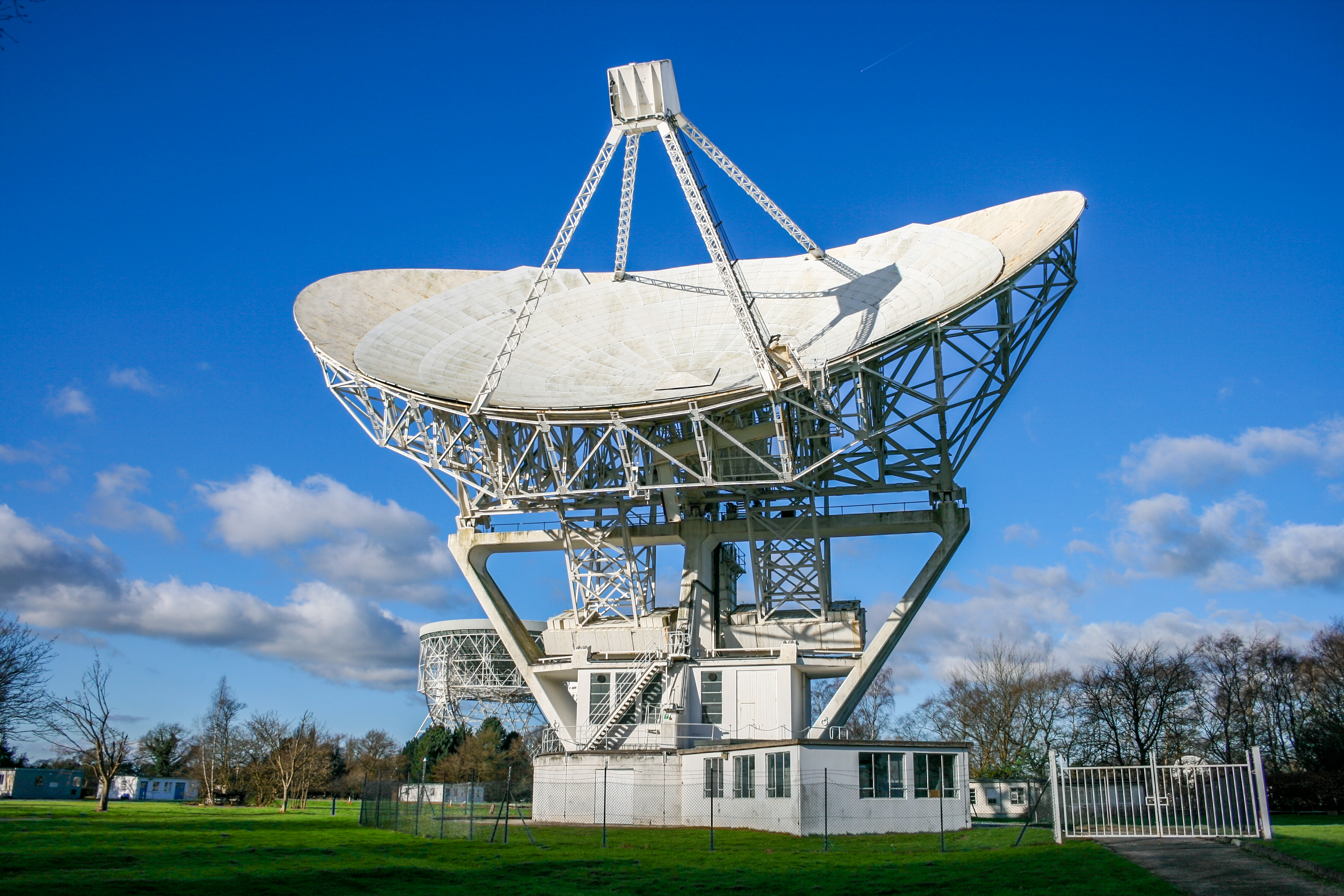 Radio telescope - Wikipedia