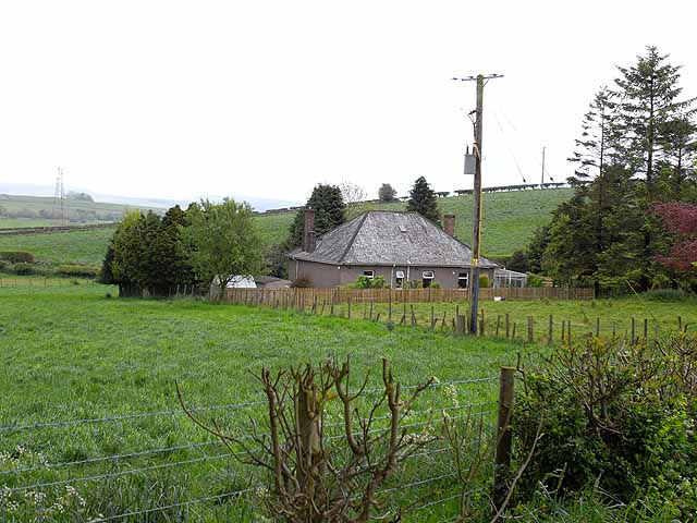 File:Mackenzie's Cottage - geograph.org.uk - 1324748.jpg