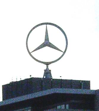 Mercedes-Stern in Stuttgart-Möhringen