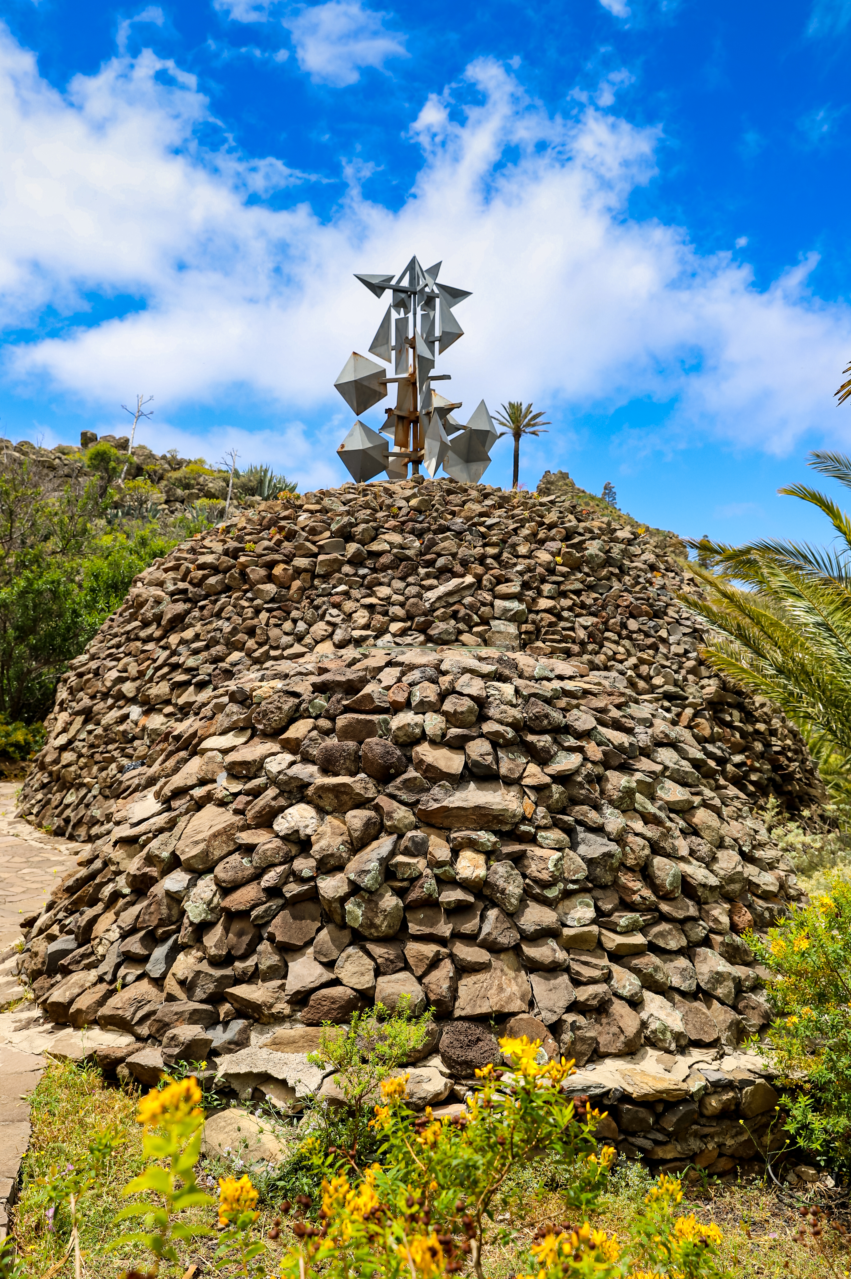 File Metal Sculpture At Mirador Cesar Manrique Observation Deck In Valle Gran Rey On La Gomera Spain Jpg Wikimedia Commons