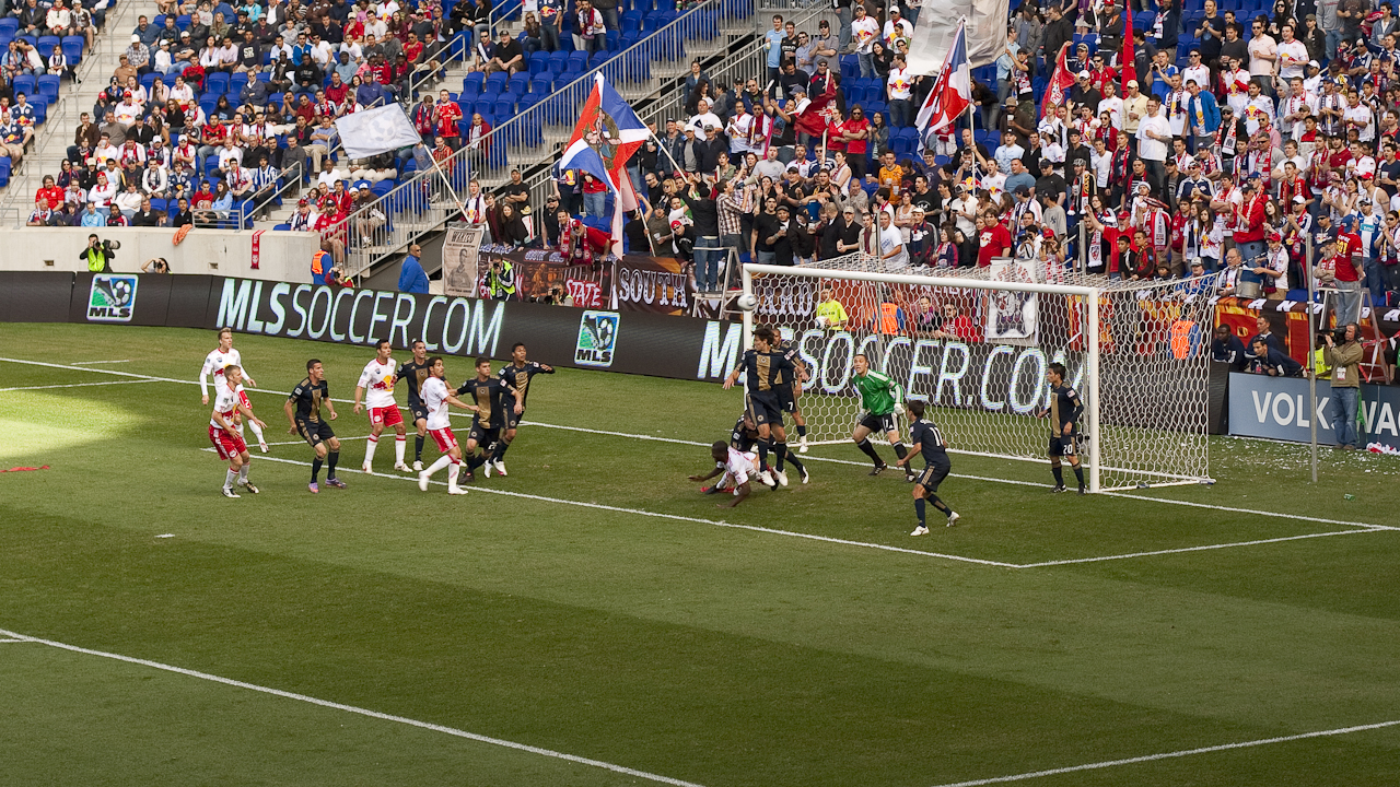 sydvest Græder Kostumer File:New York Red Bulls vs Philadelphia Union.jpg - Wikimedia Commons