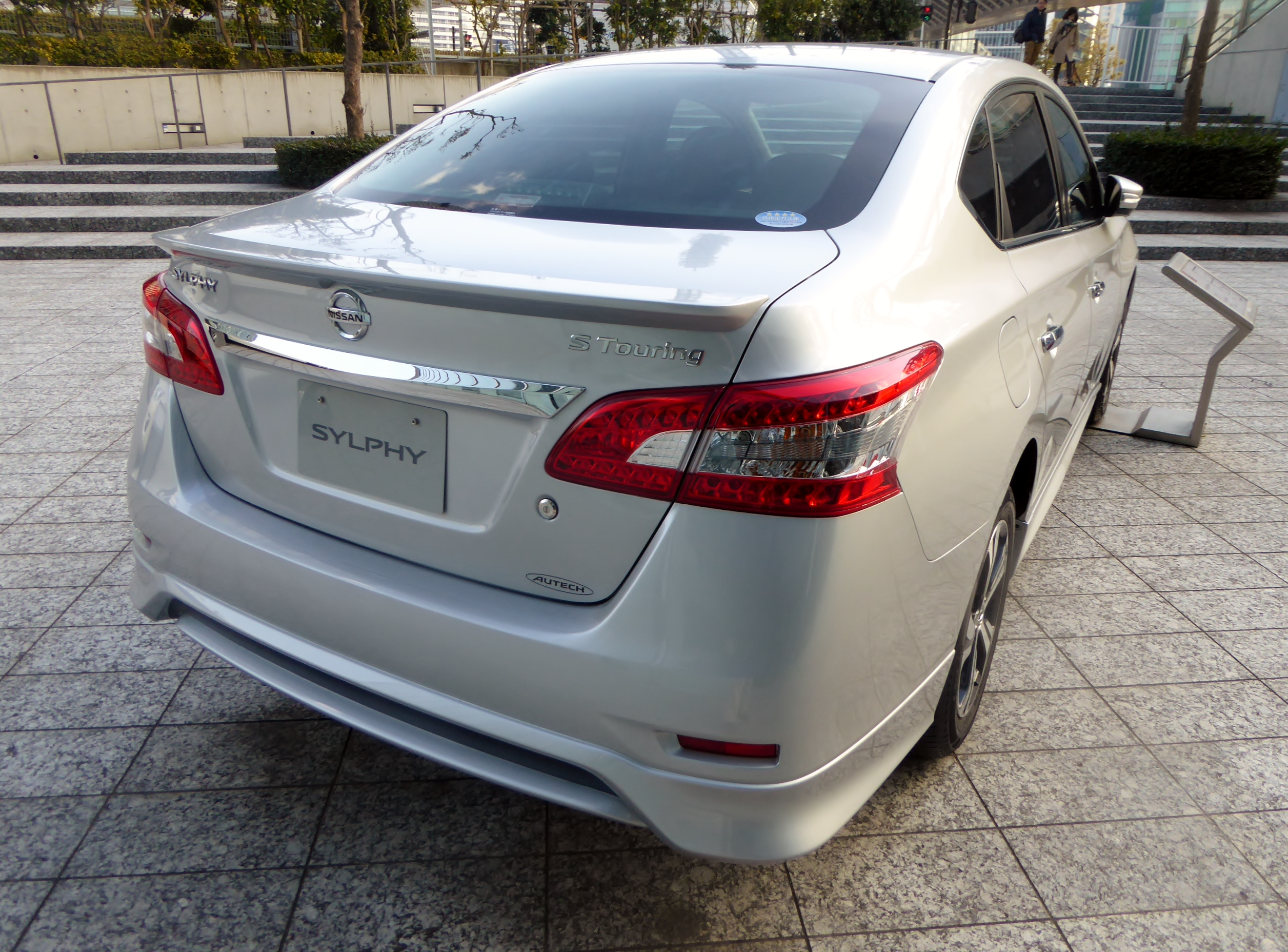 File:Nissan SYLPHY S Touring (TB17) rear.JPG - Wikimedia Commons
