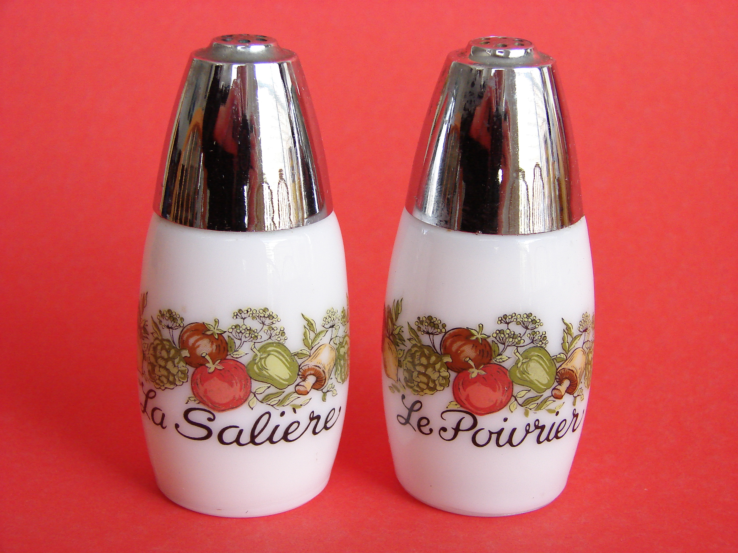 Salt and pepper shakers - Wikipedia