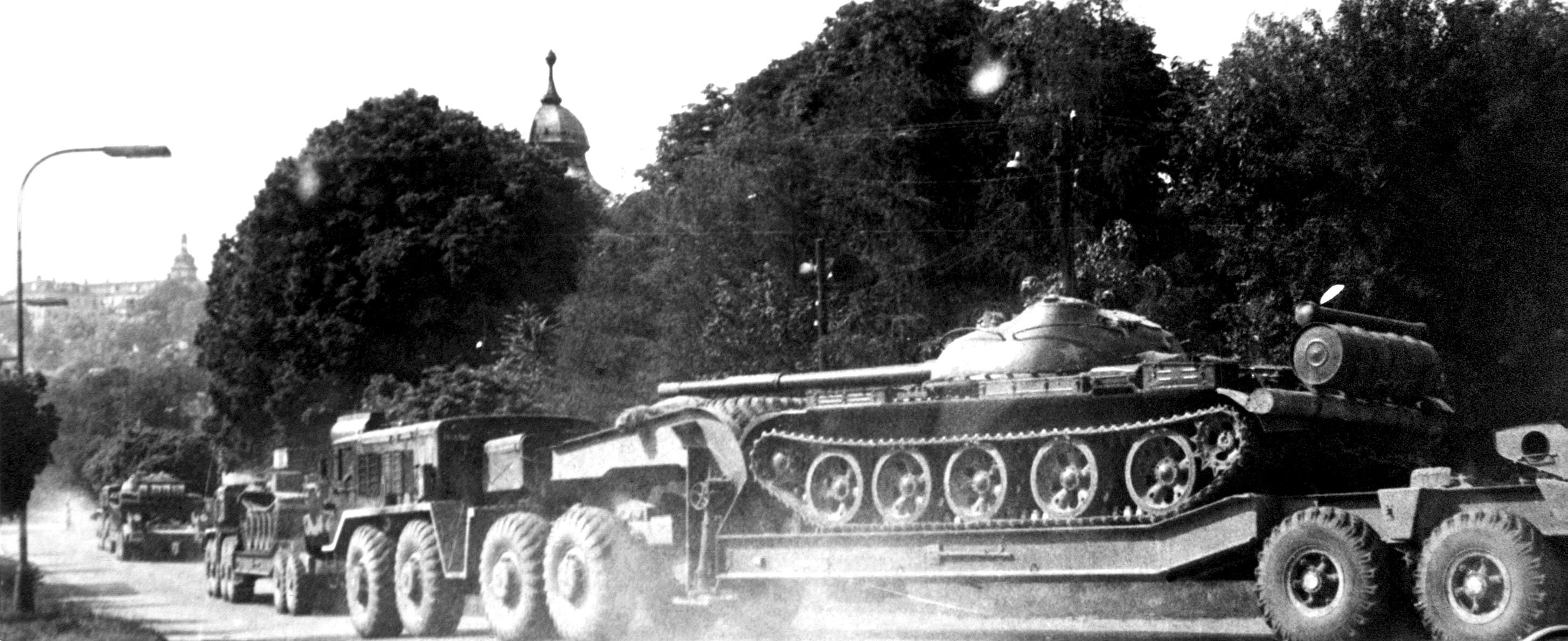 T-62 Main Battle Tank (1961)