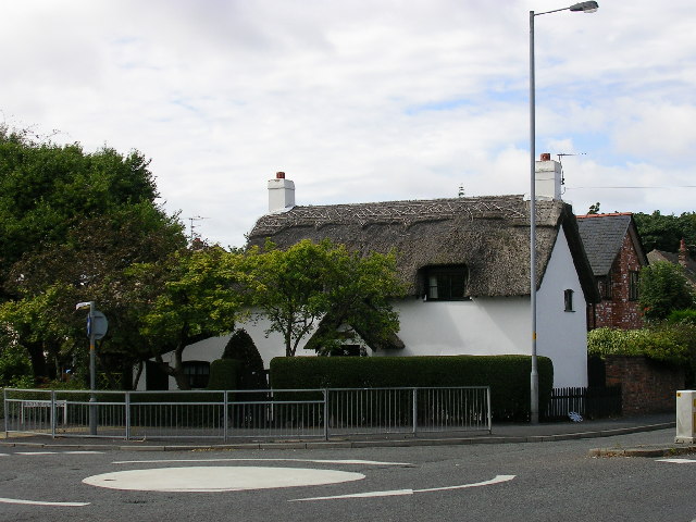 File:Thatched House, Little Altcar, Merseyside - geograph.org.uk - 33943.jpg