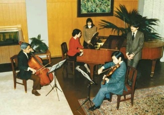 File:The Japanese Crown Princely family (1987).jpg