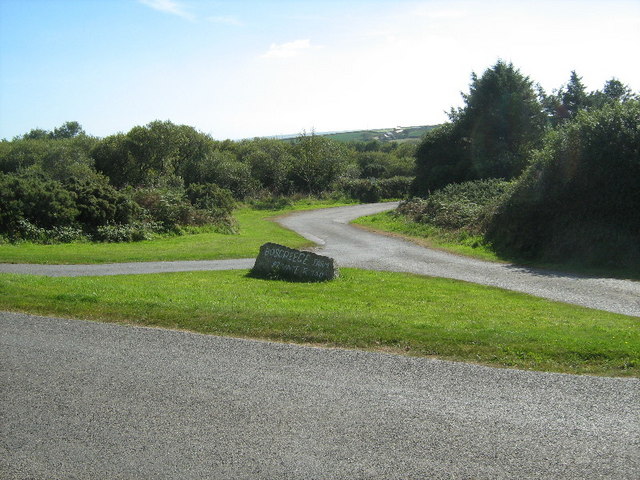 File:The road to Boscreege Farm - geograph.org.uk - 682502.jpg