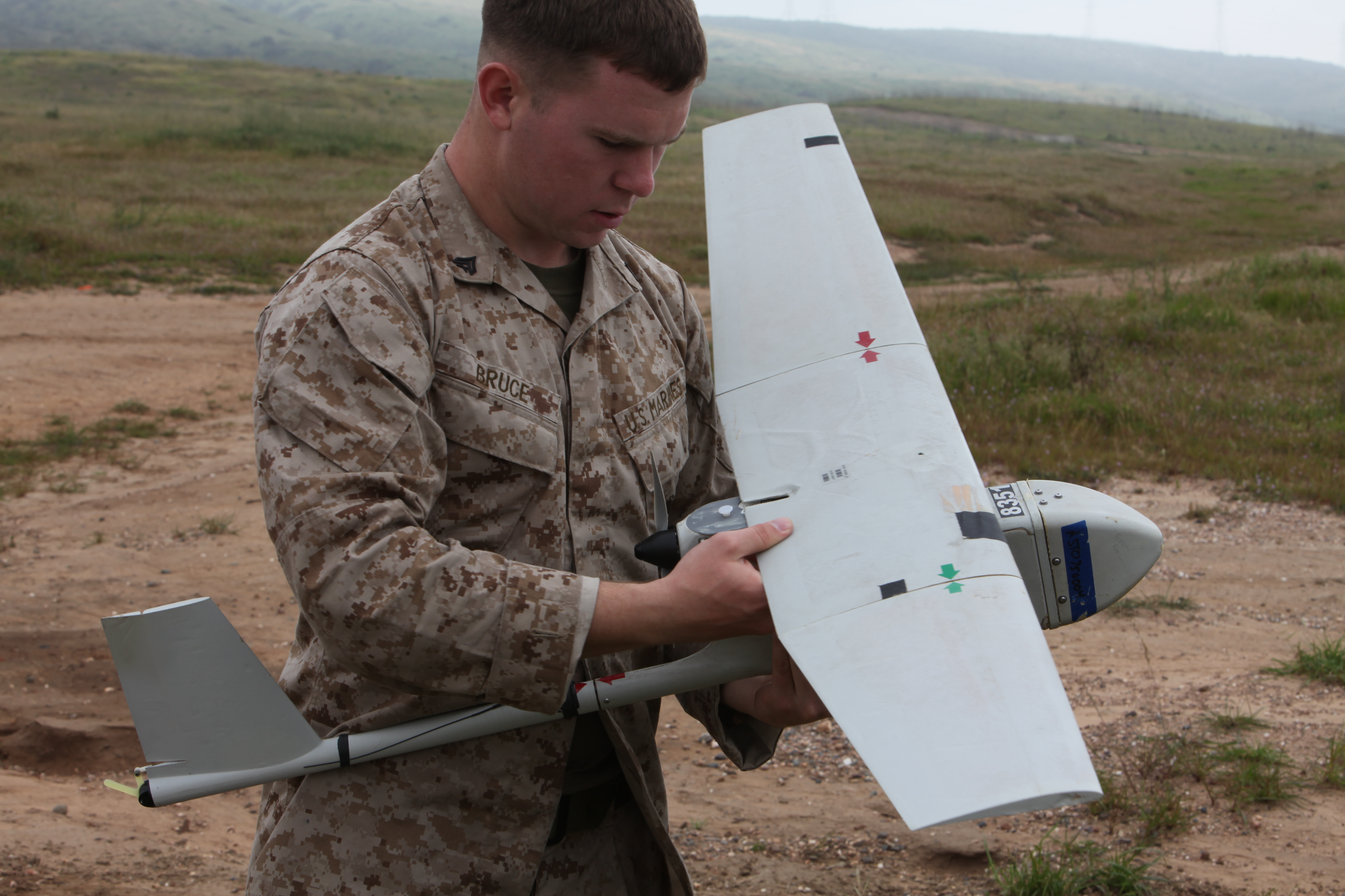 Беспилотники сегодня в каких областях. БПЛА RQ-11b Raven. БПЛА RQ-11 Raven. Беспилотник RQ-11 «Raven», США. БПЛА RQ-11 Raven («ворон»).