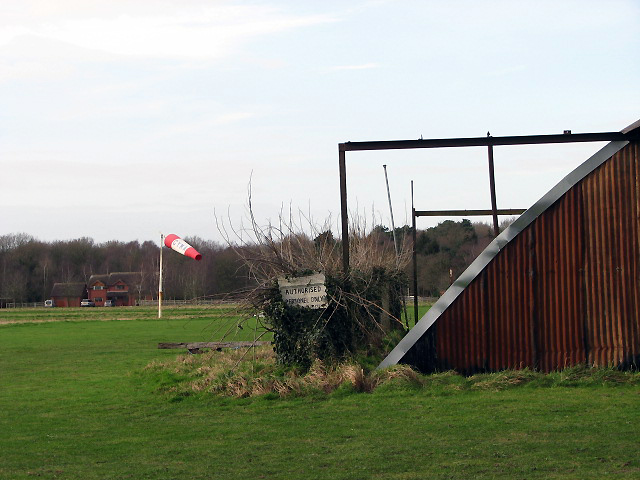 File:Airfield beside Taverham Road - geograph.org.uk - 667364.jpg