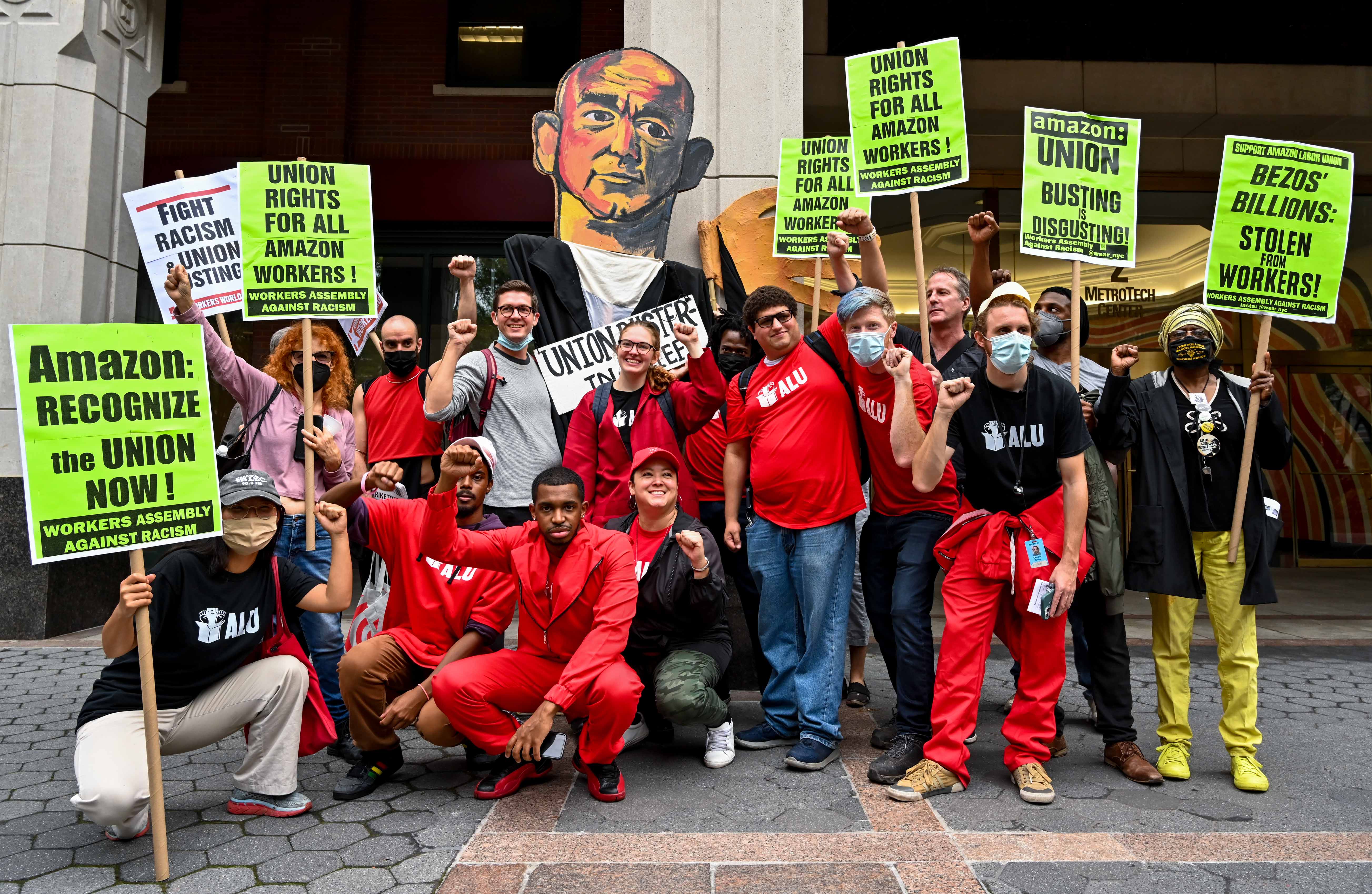 Home Depot workers in Philadelphia vote on whether to unionize : NPR