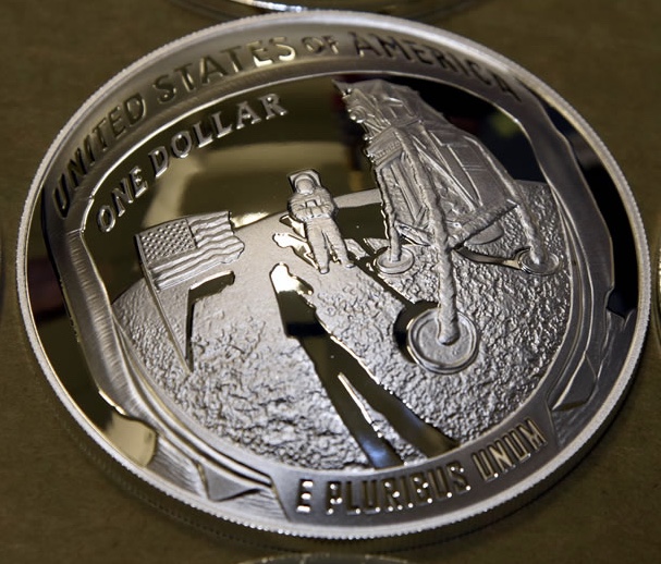 File:Apollo 11 silver dollar reverse 2.jpeg