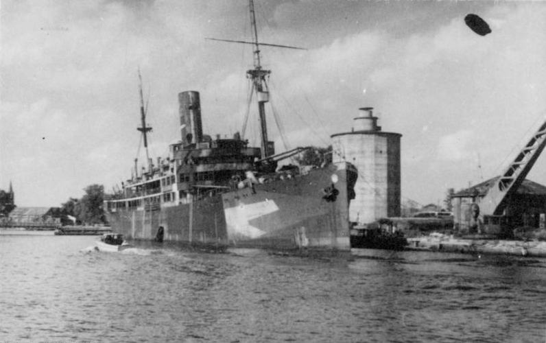 File:Bundesarchiv Bild 183-V00358-3, Wilhelmshaven, Kriegsschiff als Seemansheim.jpg