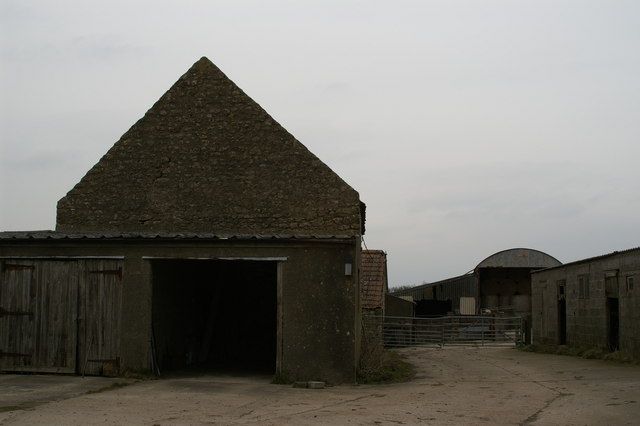 File:Castle Farm - geograph.org.uk - 136060.jpg