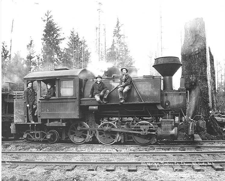 File:Waitresses and crew of Schafer Brothers Logging Company 2-6-2 side-tank  locomotive no. 10 (4669580789).jpg - Wikimedia Commons