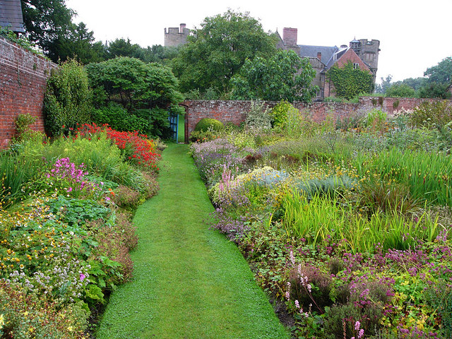 File:Croft Castle, walled garden - geograph.org.uk - 1652512.jpg