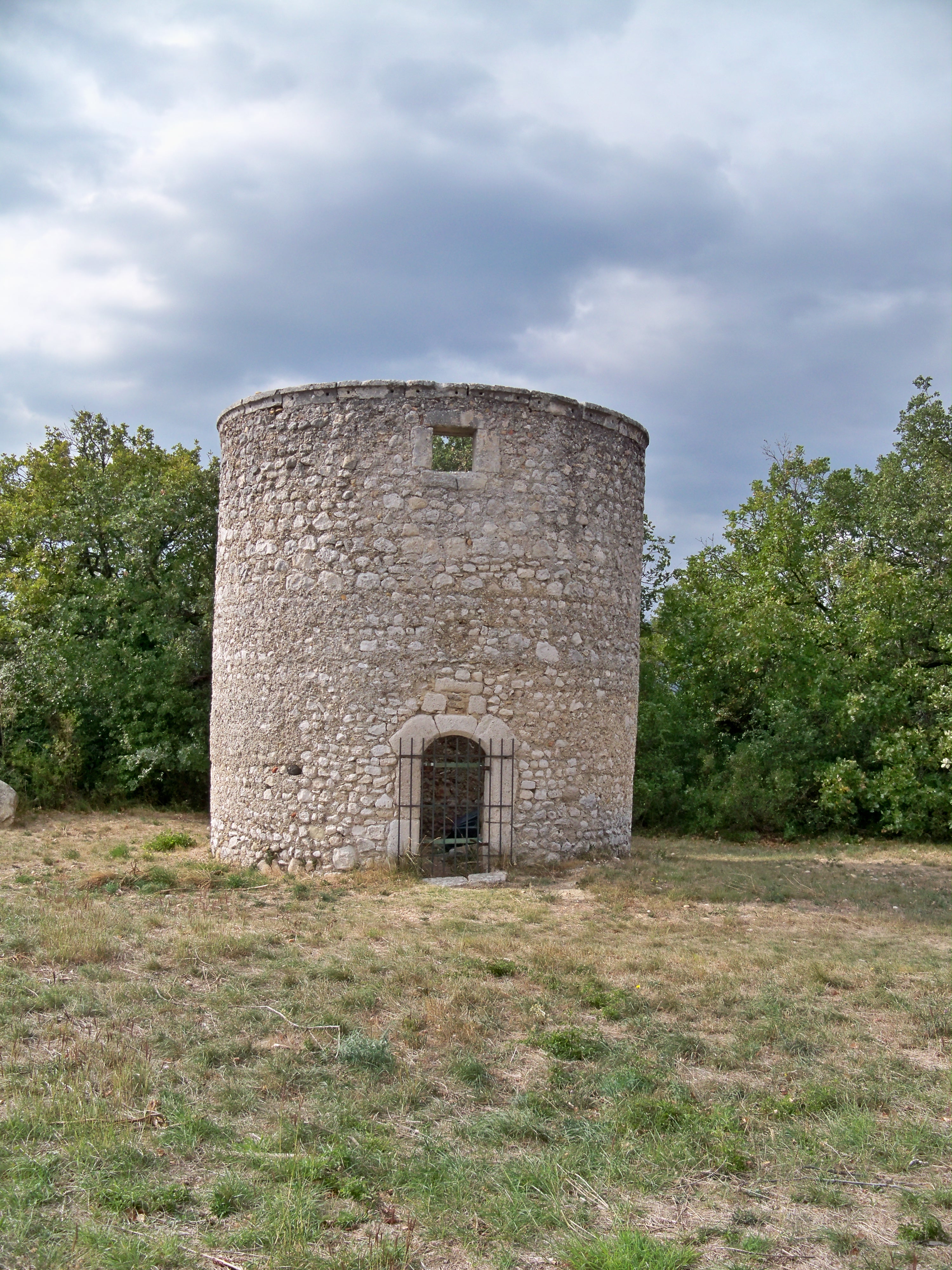 Moulin à vent de Beauvert  France Auvergne-Rhône-Alpes Drôme Donzère 26290