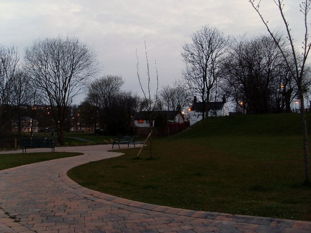 File:Duntocher Village Green - geograph.org.uk - 771869.jpg