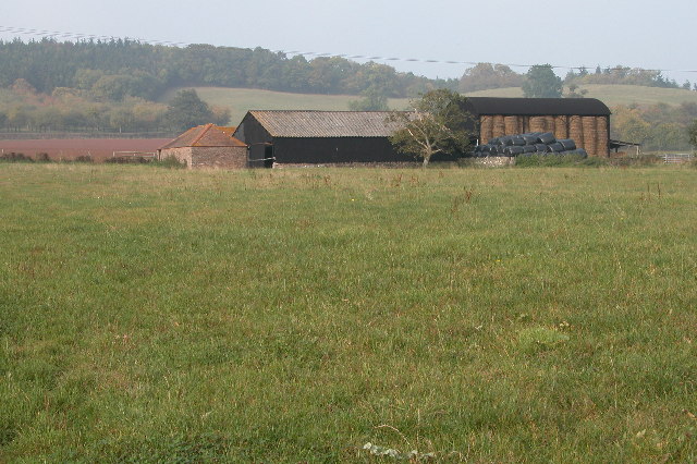 File:Farm Buildings near Upleadon Court - geograph.org.uk - 66644.jpg