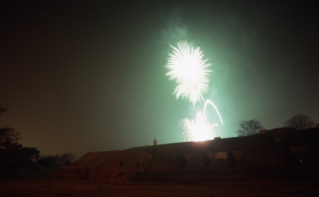 File:Firework display at Fort Brockhurst - geograph.org.uk - 1072120.jpg