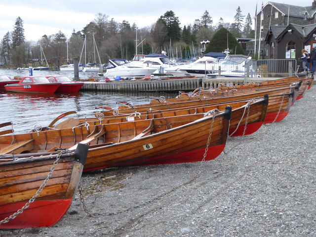 File:Hire boats at Bowness-on-Windermere - geograph.org.uk - 4429412.jpg