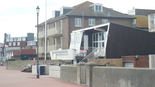 File:Hythe and Saltwood Sailing Club, Kent - geograph.org.uk - 1361054.jpg