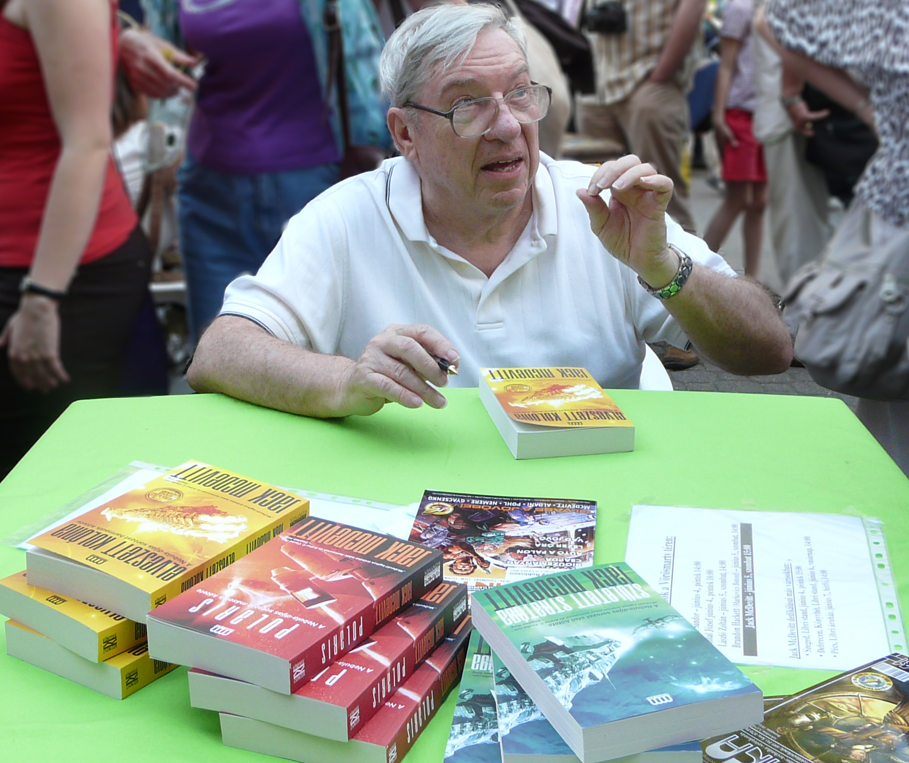 McDevitt at the Festive Bookweek in Budapest, 2010
