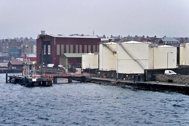 File:Lerwick Fuel Depot - geograph.org.uk - 5134007.jpg