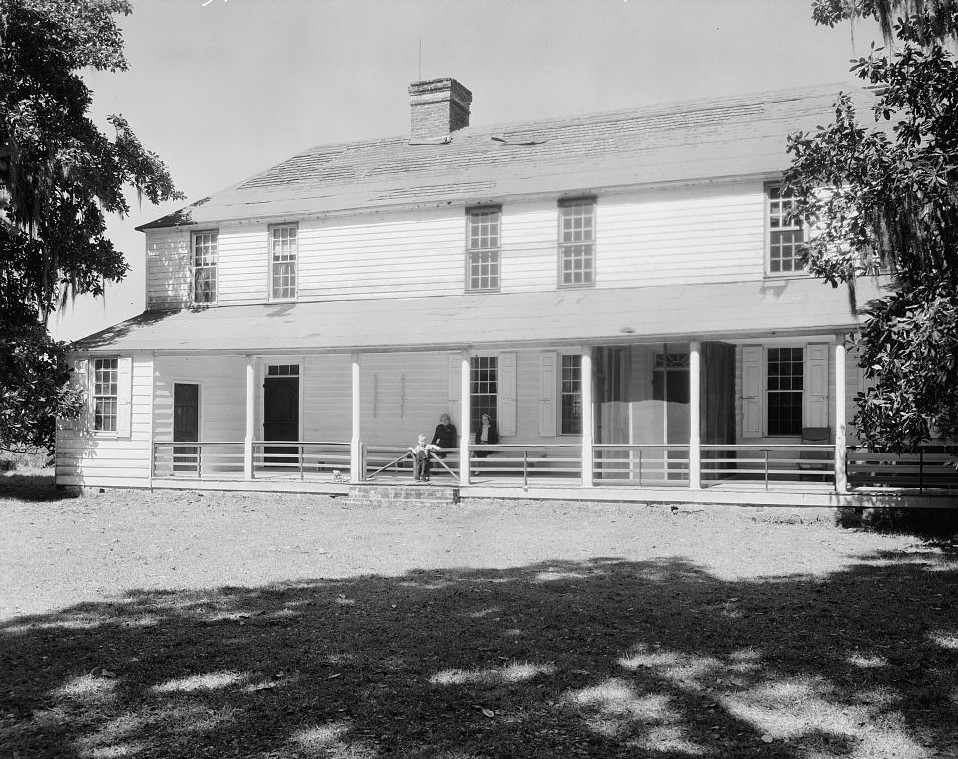 https://upload.wikimedia.org/wikipedia/commons/f/f0/Middleburg_Plantation.jpg