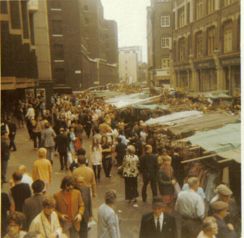 File:Petticoat Lane London 1971.jpg