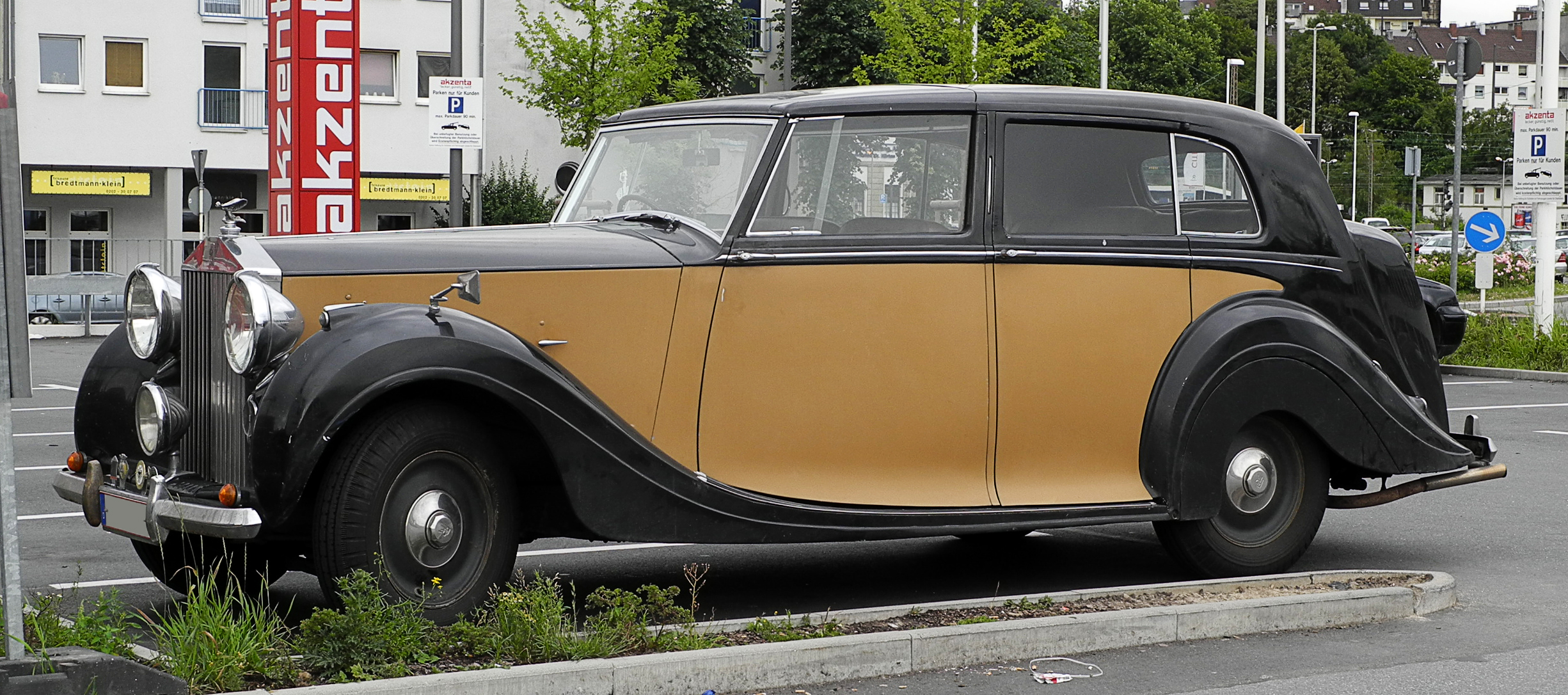 File Rolls Royce Silver Wraith Frontansicht 13 Juni 11 Wuppertal Jpg Wikimedia Commons