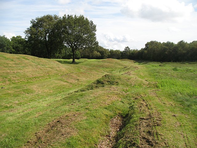 File:Rough Castle - geograph.org.uk - 1465058.jpg