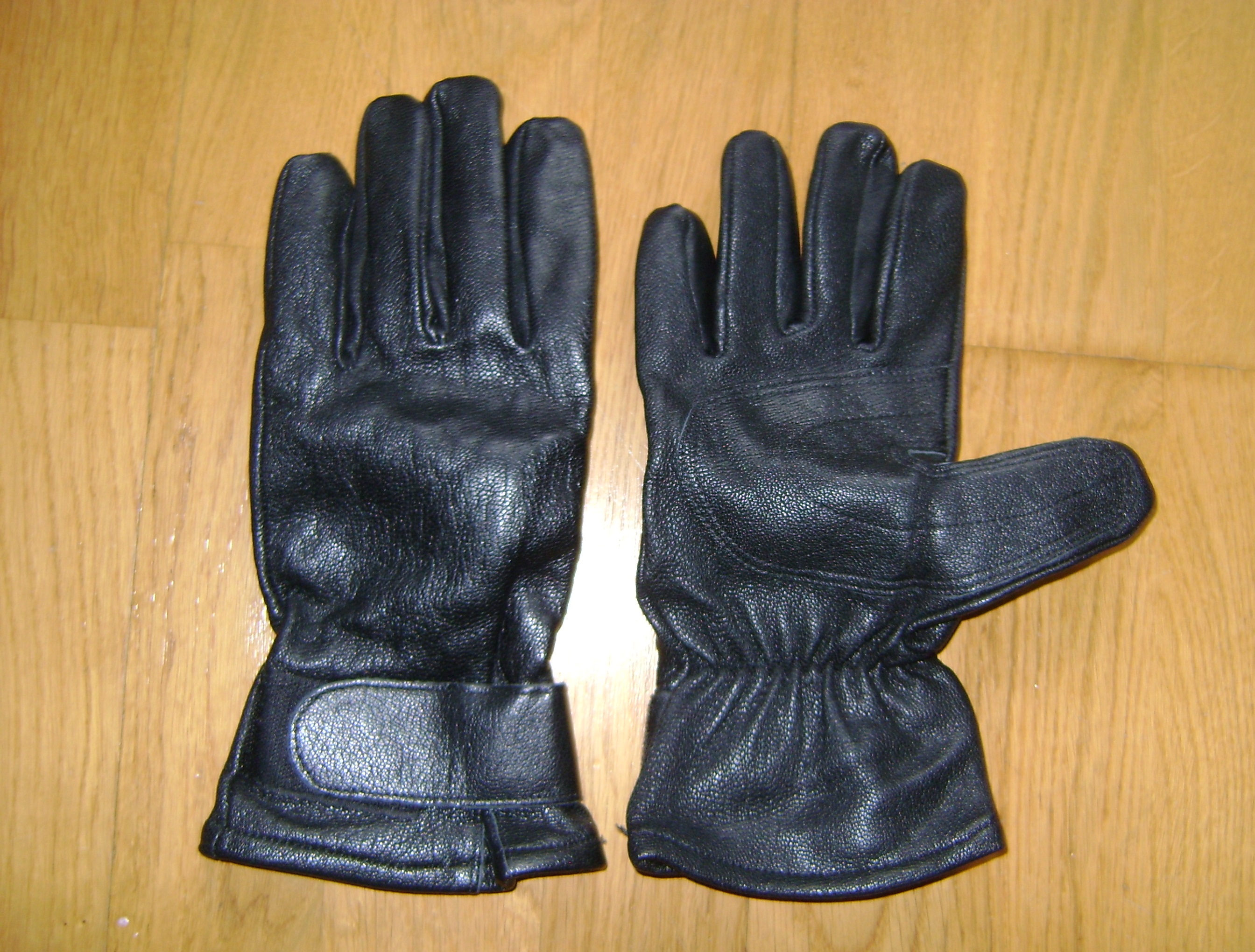 File:Schweizer Armee Handschuhe.JPG - Wikimedia Commons