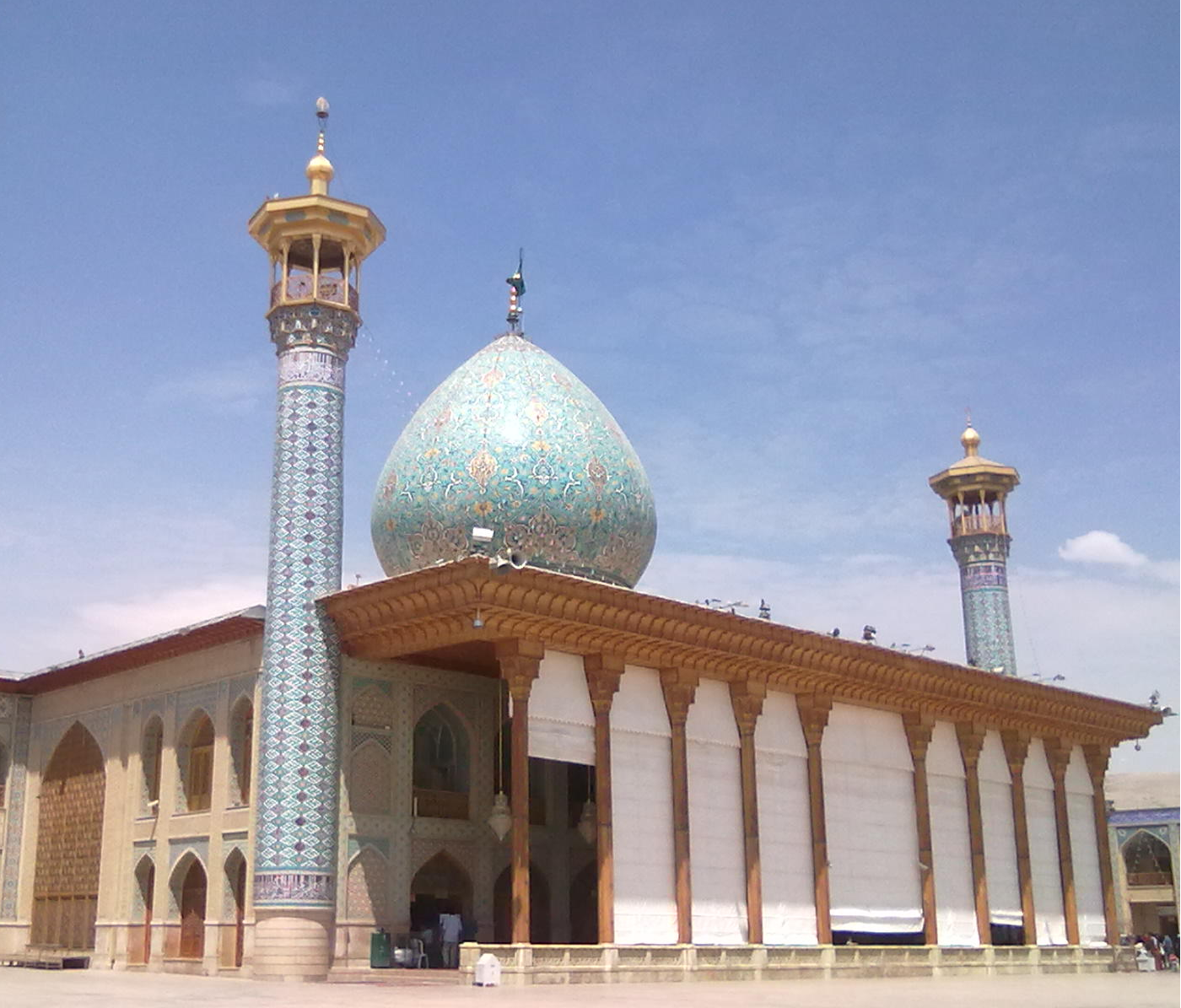 Шах 12. Shah Cheragh. Мавзолей Шах-Черах. Иран панорама.