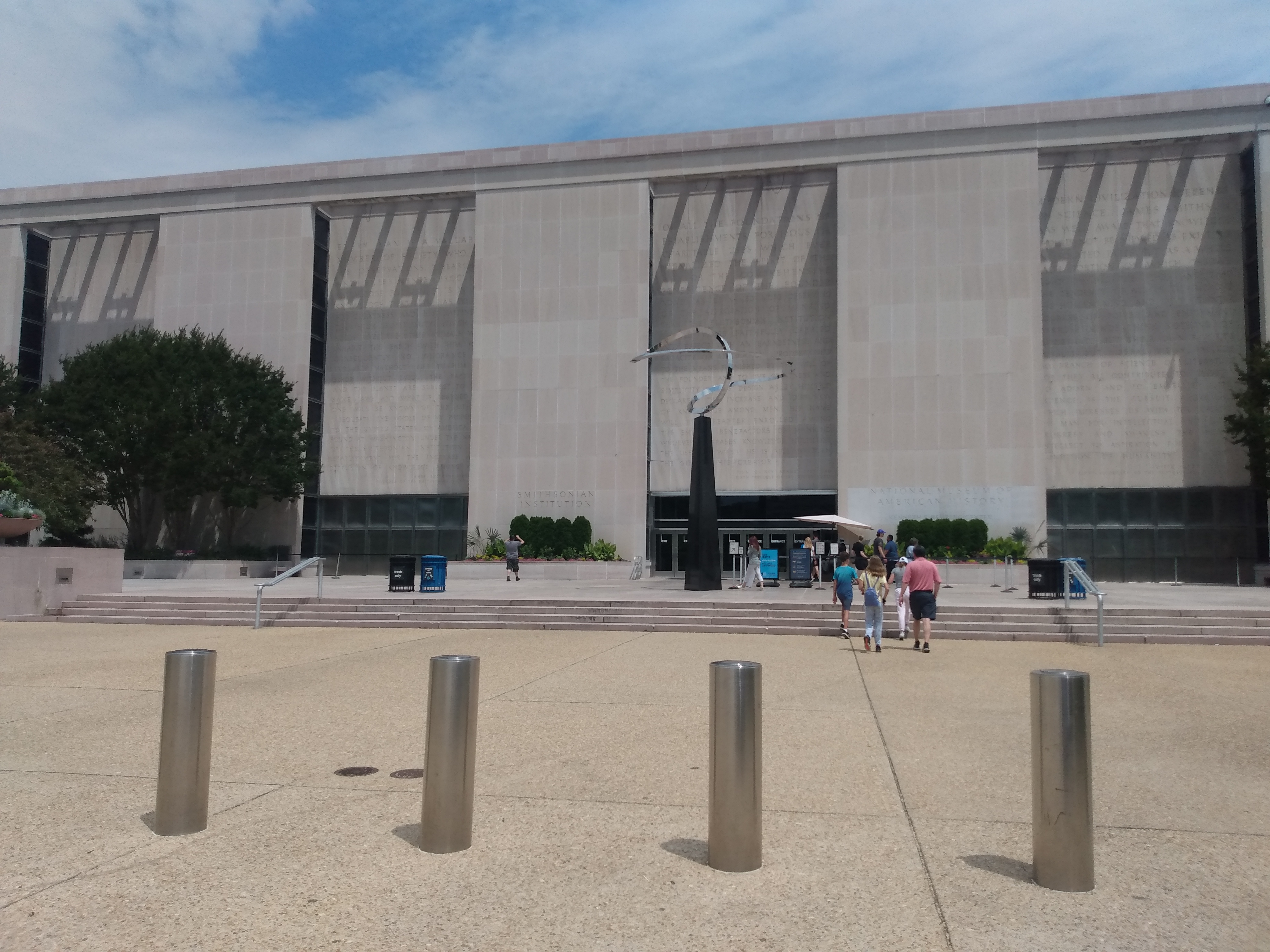 National museum of american history. Smithsonian National Museum of American History. Национальный музей в Чонджу.