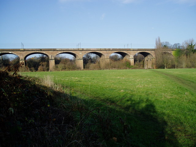 Wharncliffe Viaduct from Brent Meadow - geograph.org.uk - 1068396