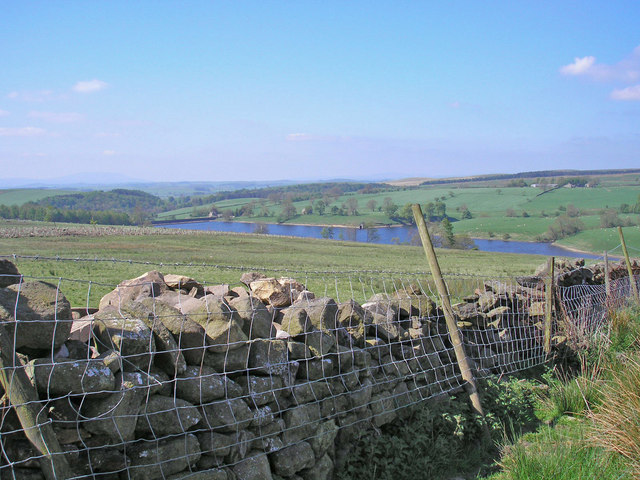 Winterburn Reservoir - geograph.org.uk - 802211