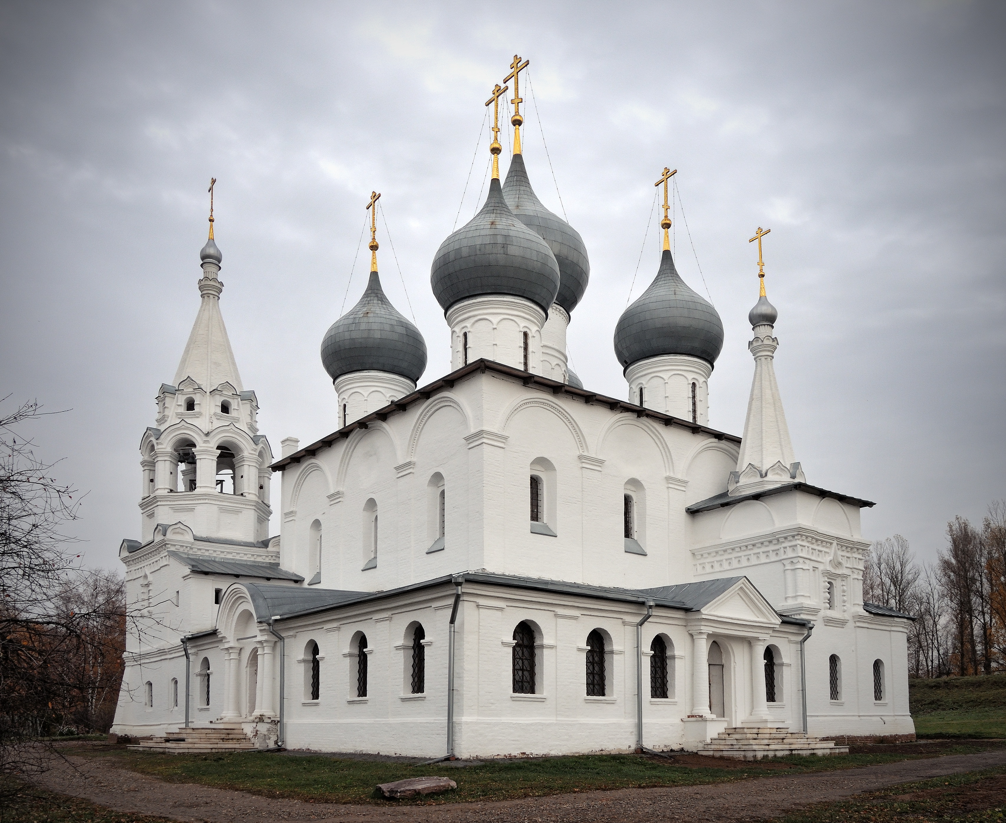 крестовоздвиженский собор в тутаеве