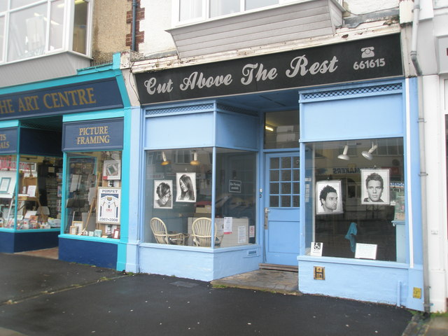 File:"Cut above the rest" in London Road - geograph.org.uk - 770822.jpg