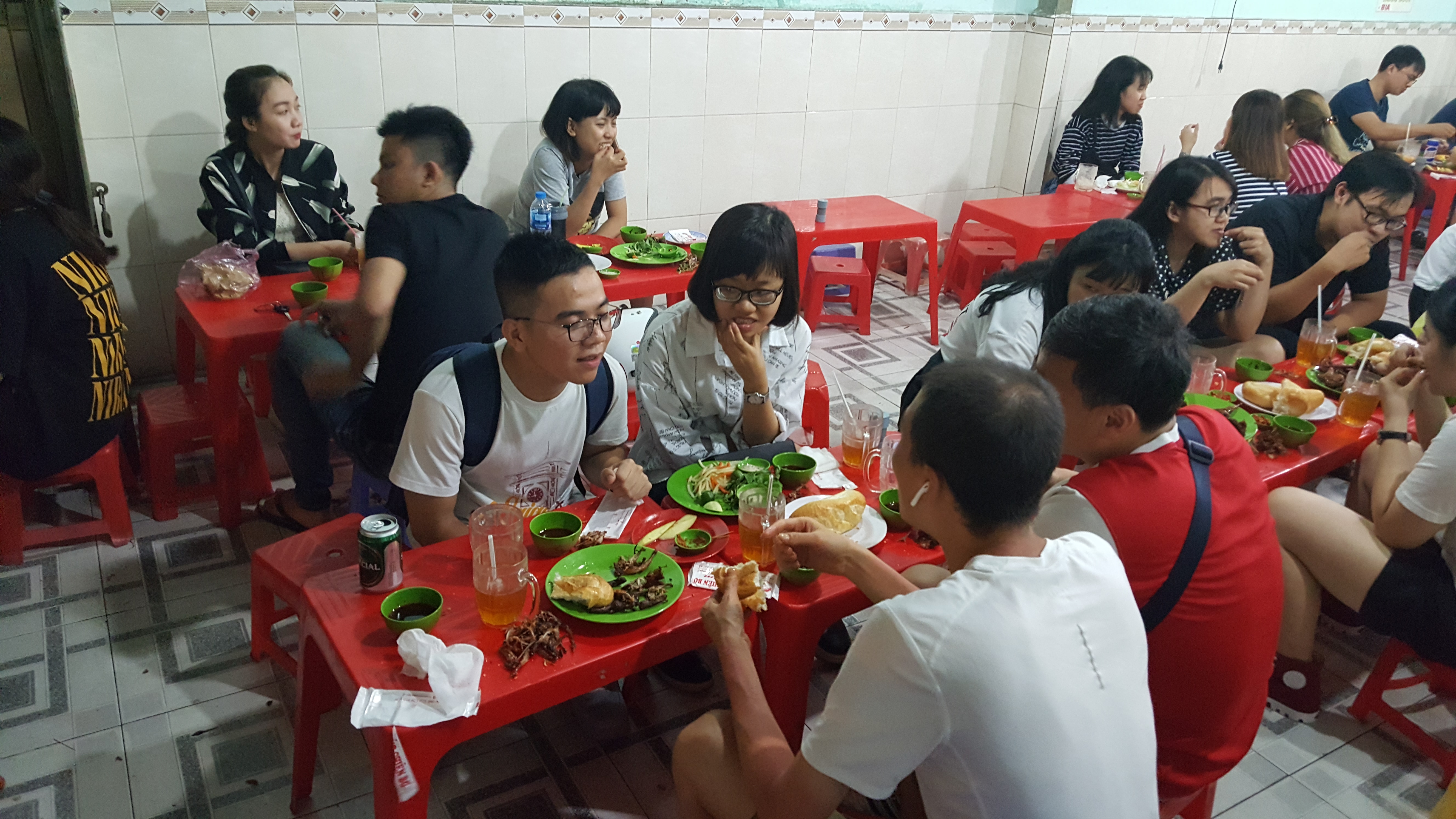 File:20180413 200921Saigon Hotpot Night Food Tour Ho Thi Ky Flower Market  Thanh Hằng Lý Thái Minh Hiếu Kim Euncheol Lee Junho Choi  -  Wikimedia Commons