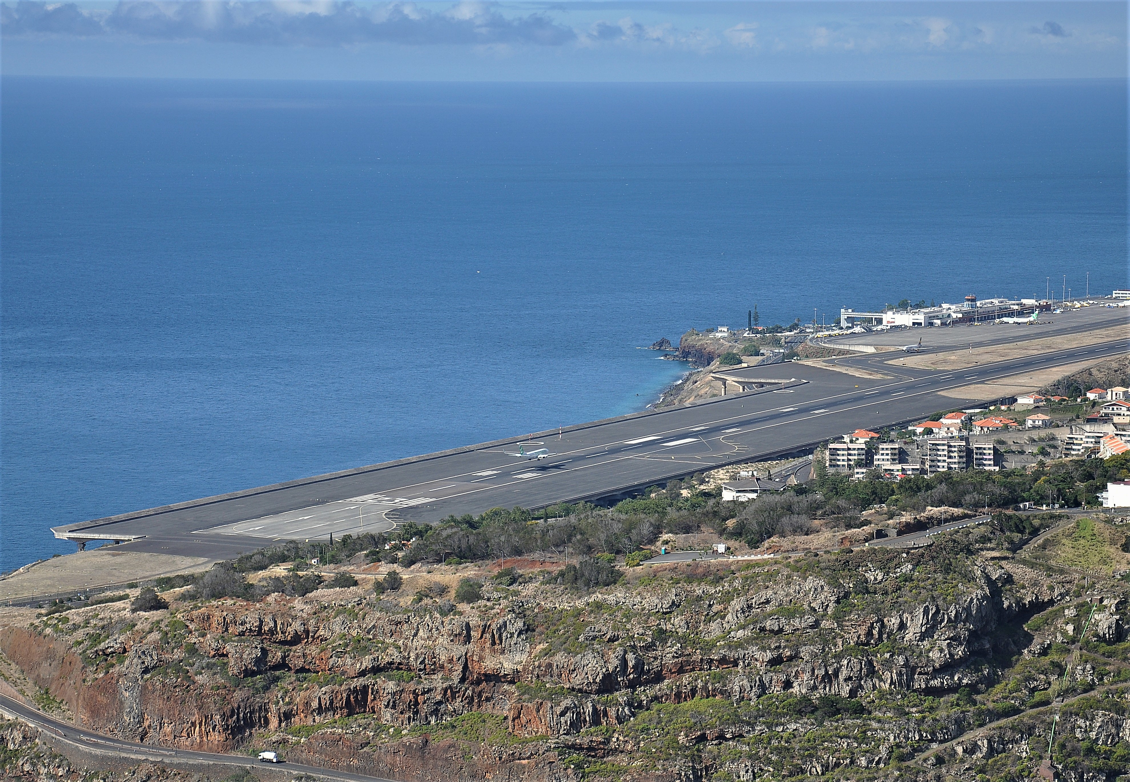 Dónde está el aeropuerto de asturias