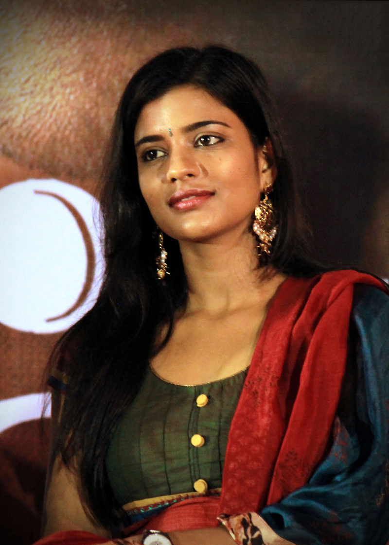 Aishwarya rajesh mother tongue