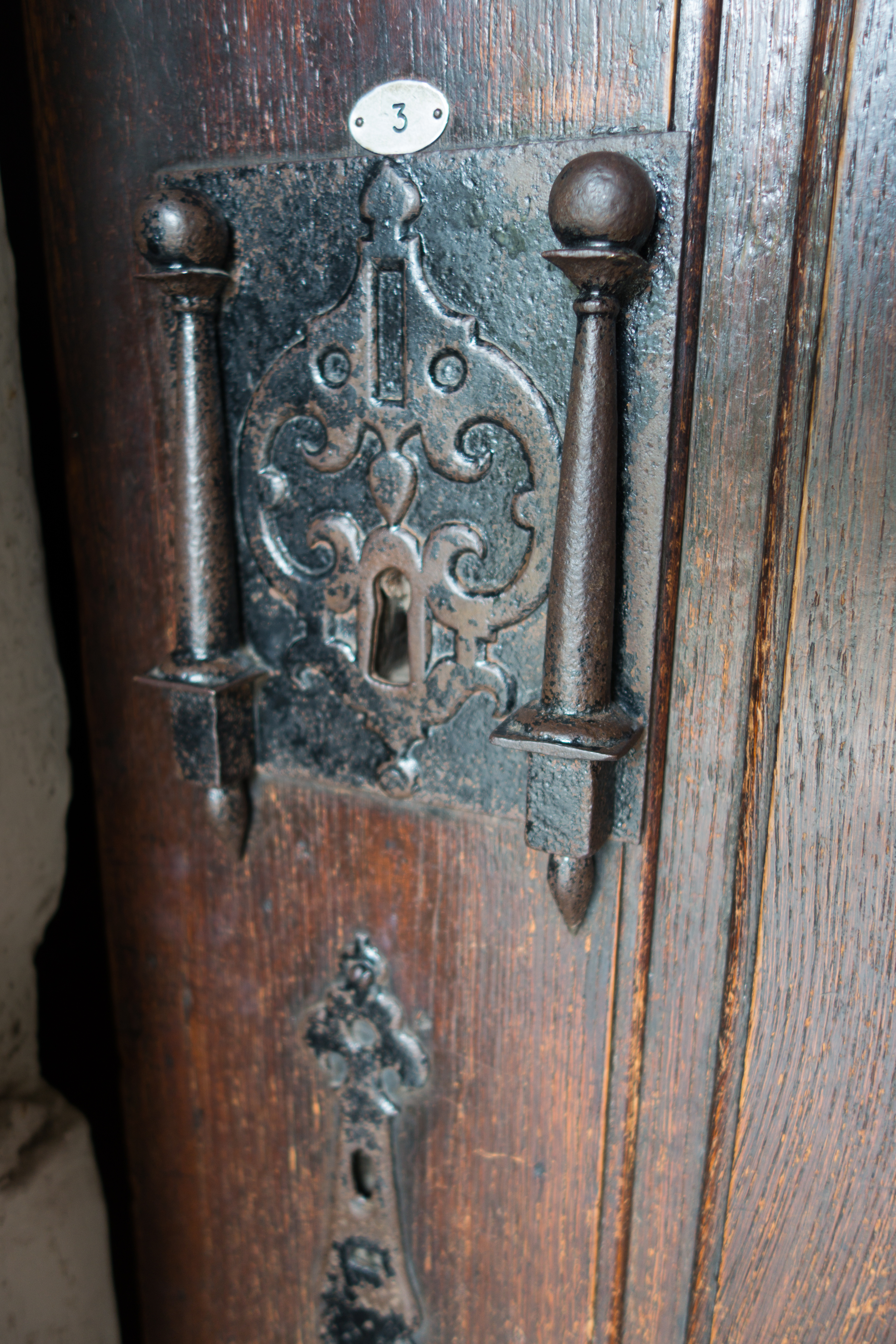 File:Detail of lock on antique wooden lap desk.JPG - Wikimedia Commons