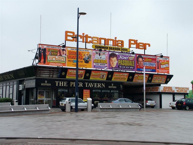 File:Britannia Pier, Great Yarmouth - geograph.org.uk - 346449.jpg