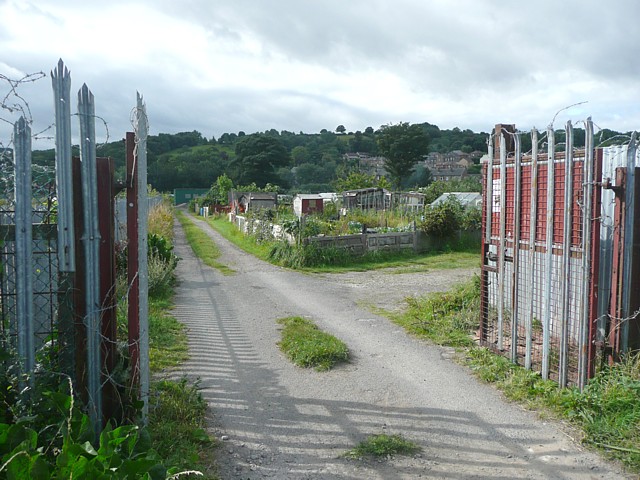 File:Entrance to allotments, Mirfield - geograph.org.uk - 1459998.jpg