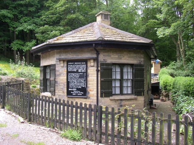 File:Former Toll House, North Dean Road, Greetland - geograph.org.uk - 189070.jpg